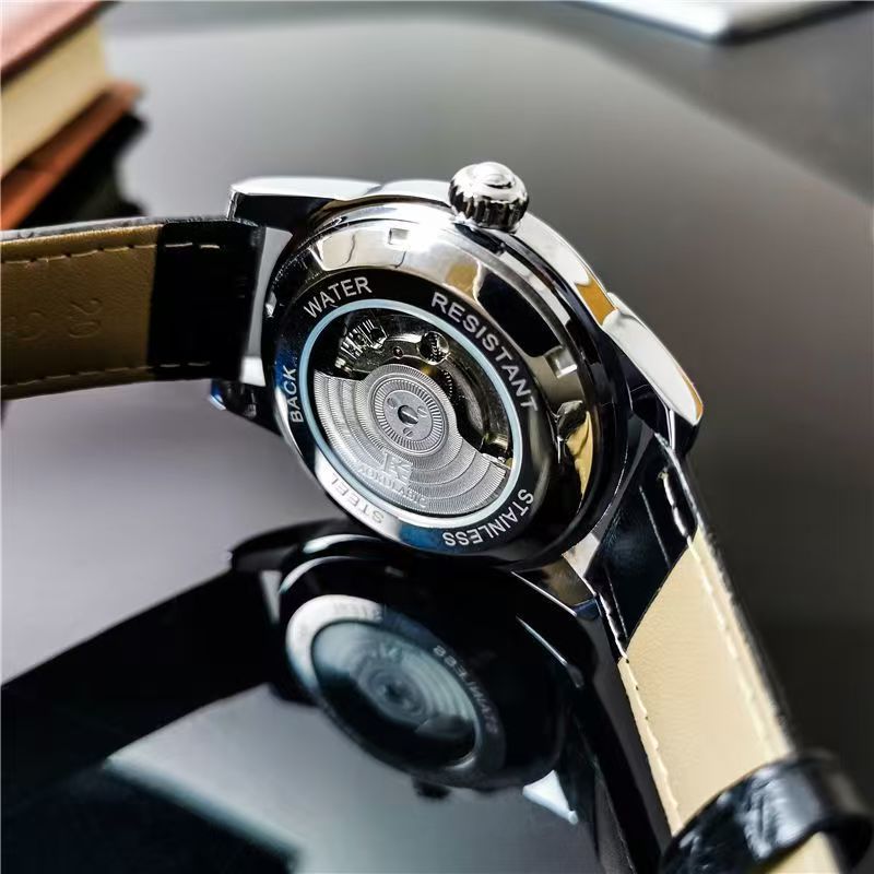 ダイヤモンドをあしらった、高い美的価値、軽い高級感、ファッシ - Luxury Watch Value のレビューと価格