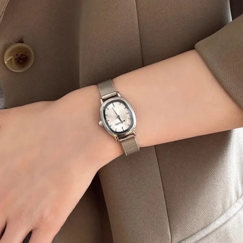 小さなオーバルダイヤルグリーン腕時計シンプルなステンレス鋼レ - Luxury Watch Cartier のレビューと価格